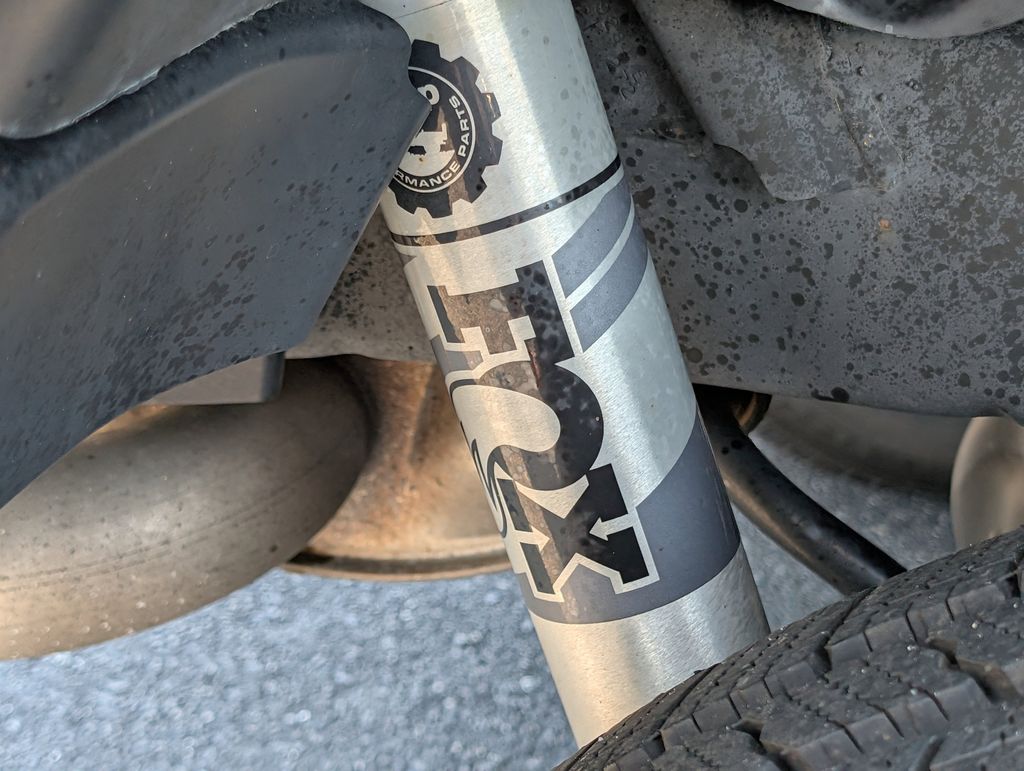 Vehicle image 25 of 32