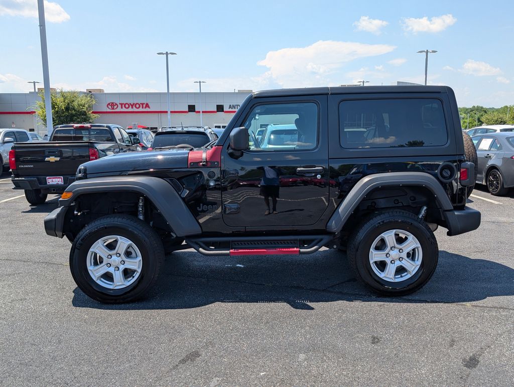 Vehicle image 9 of 32