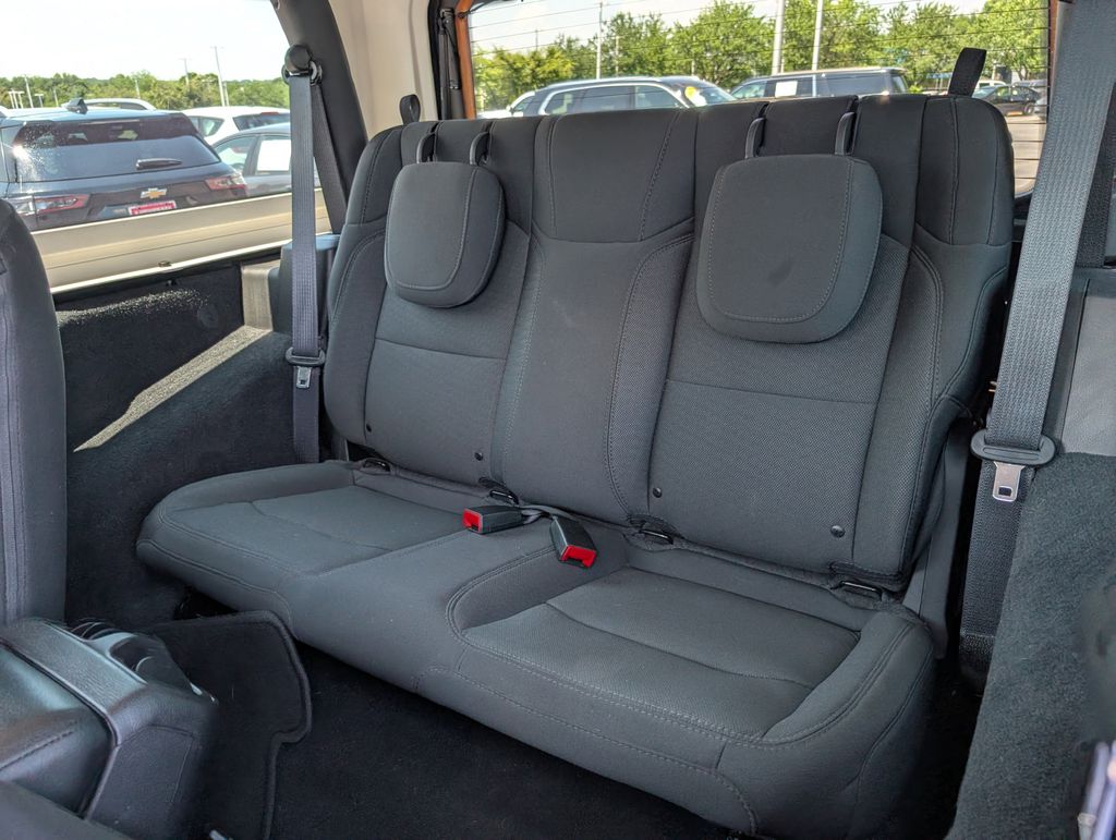 Vehicle image 12 of 32