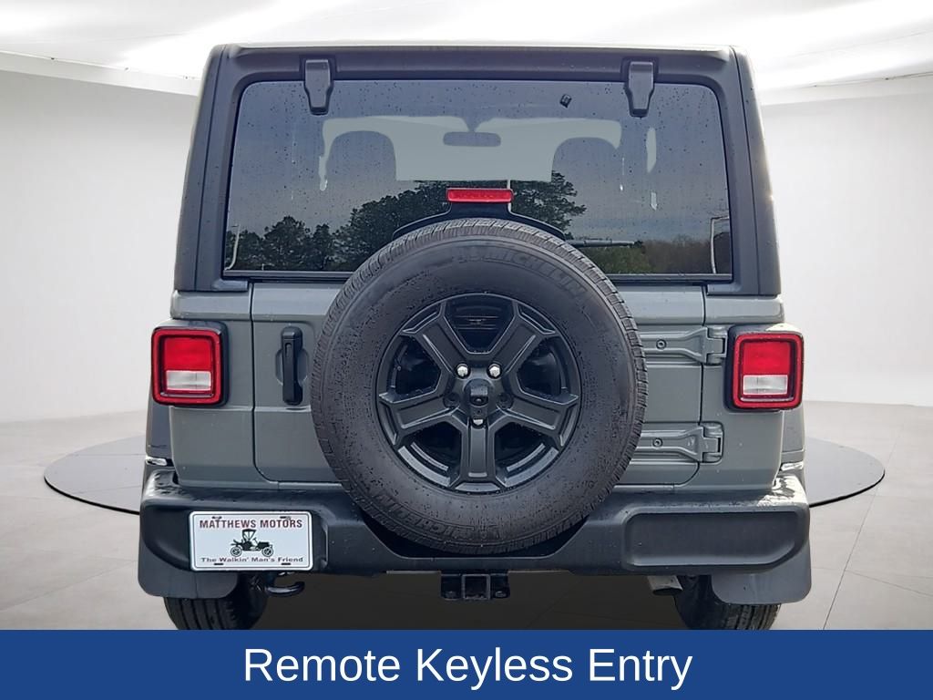 Vehicle image 8 of 28