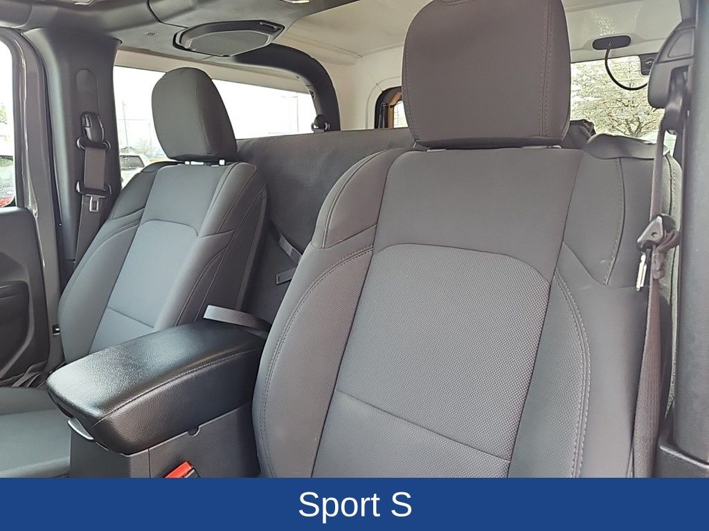 Vehicle image 11 of 28