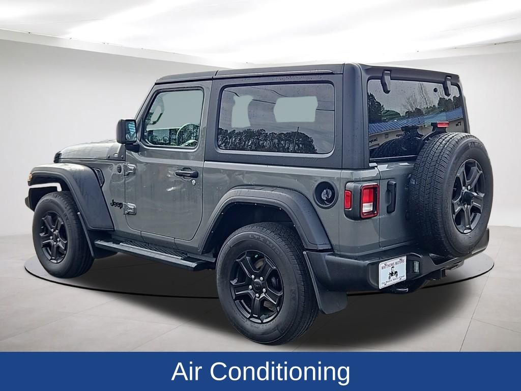 Vehicle image 6 of 28