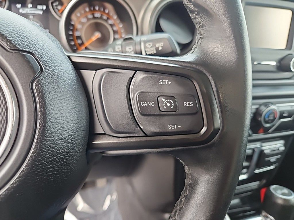 Vehicle image 18 of 28