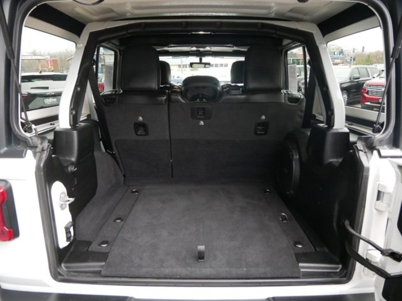 Vehicle image 9 of 27