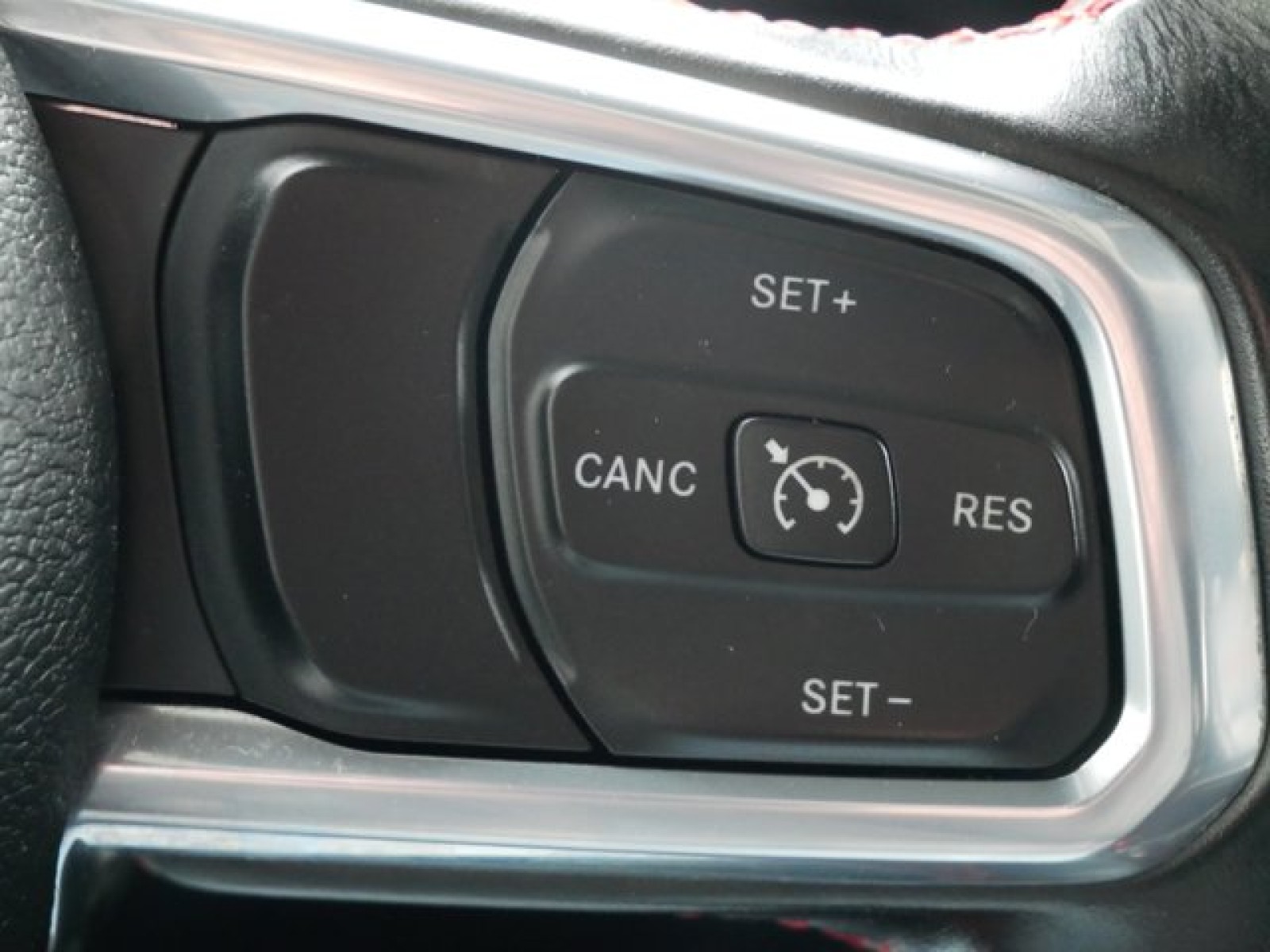 Vehicle image 22 of 27
