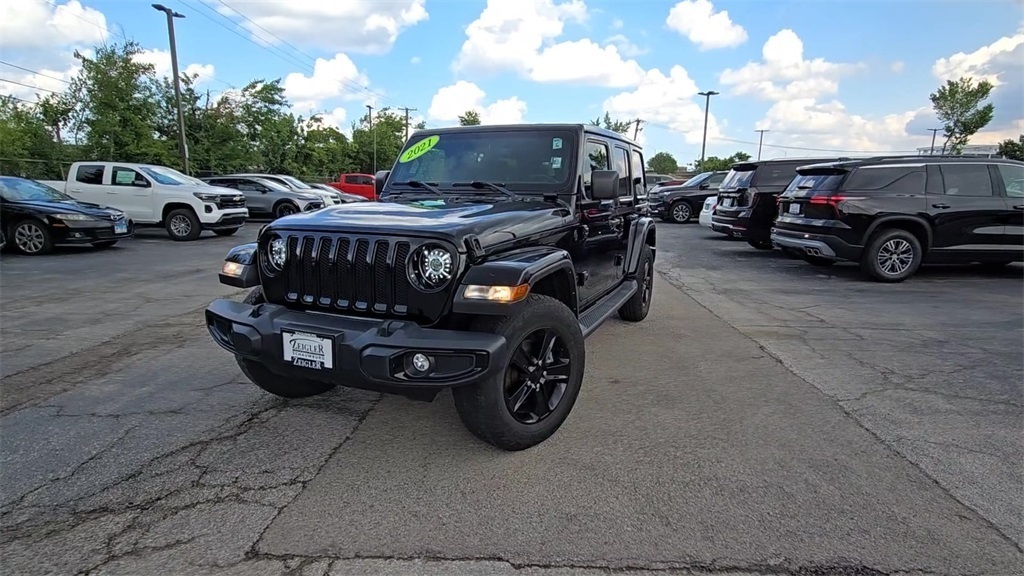 Vehicle image 4 of 40