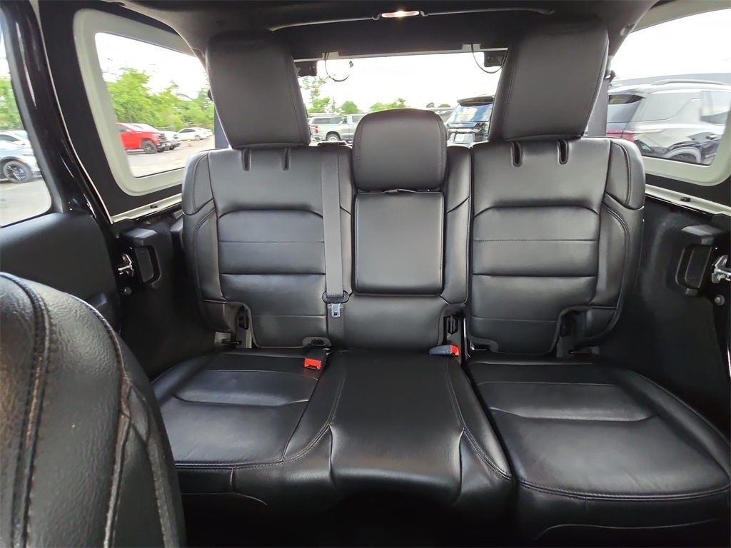 Vehicle image 15 of 40