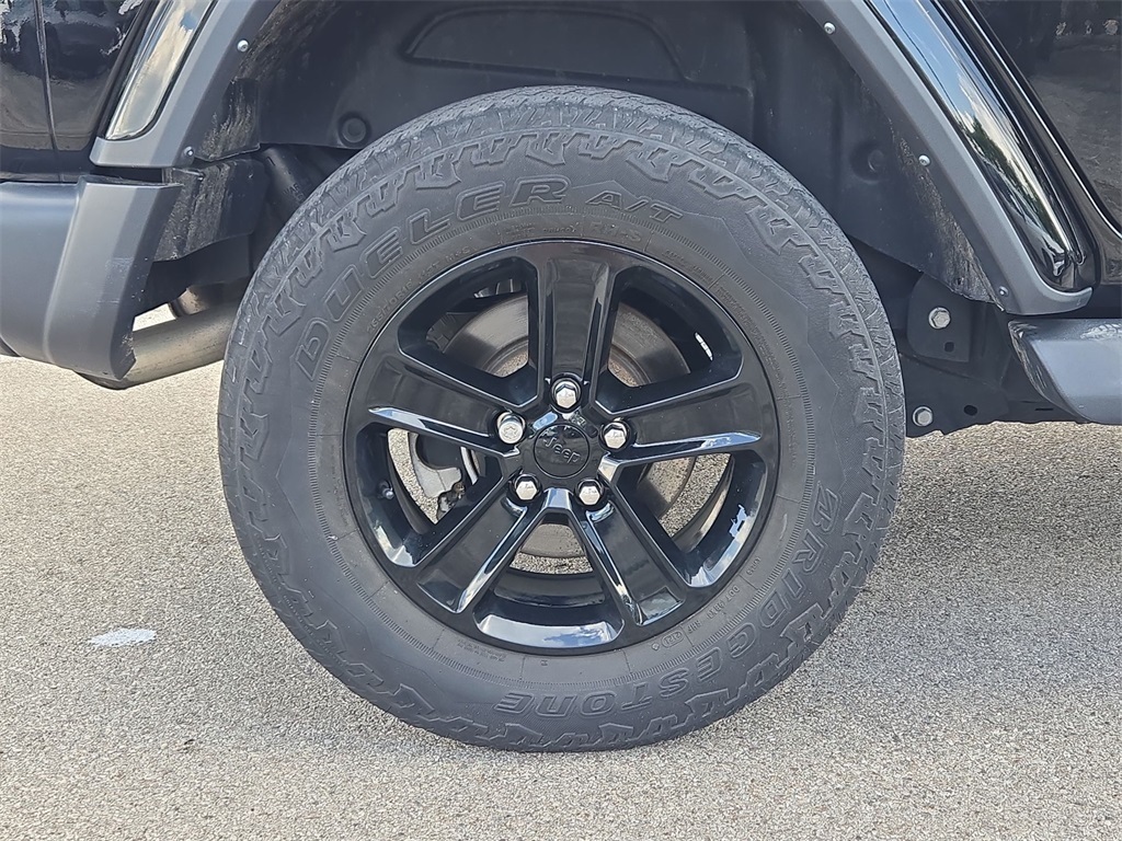 Vehicle image 9 of 40