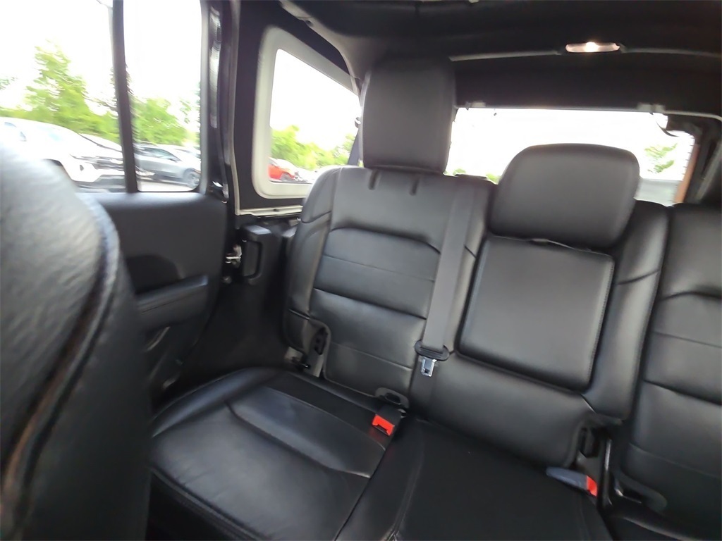 Vehicle image 12 of 40