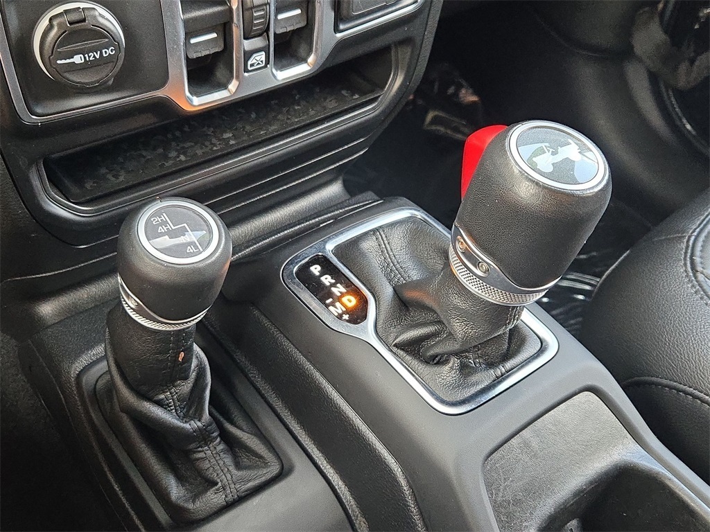 Vehicle image 28 of 40