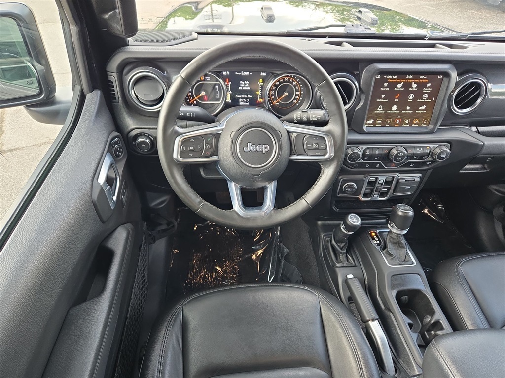 Vehicle image 19 of 40