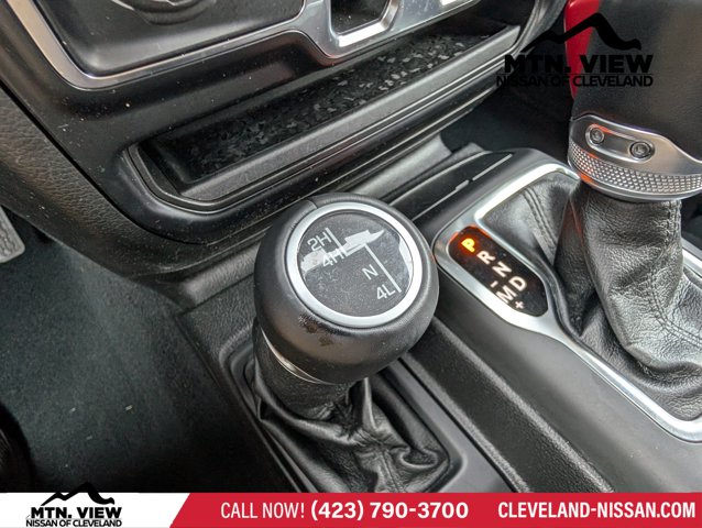 Vehicle image 17 of 23
