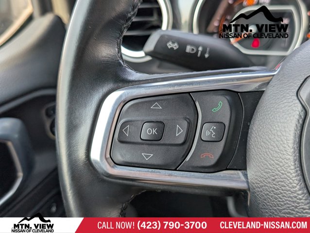 Vehicle image 21 of 23