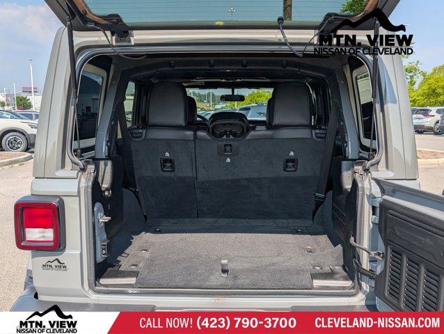Vehicle image 22 of 23