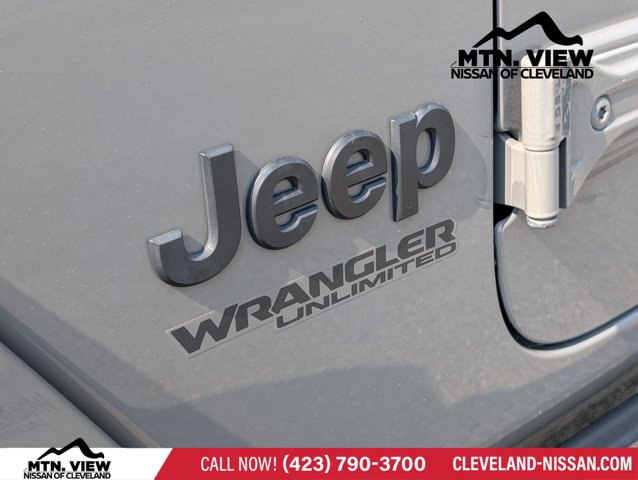 Vehicle image 8 of 23