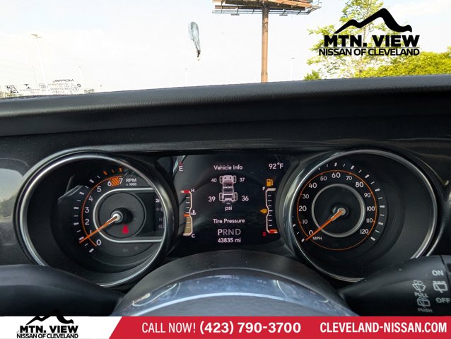 Vehicle image 18 of 23
