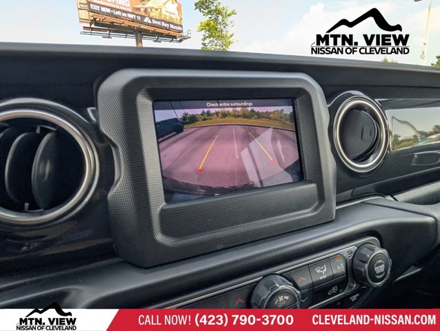 Vehicle image 14 of 23
