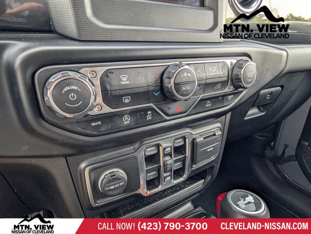 Vehicle image 15 of 23