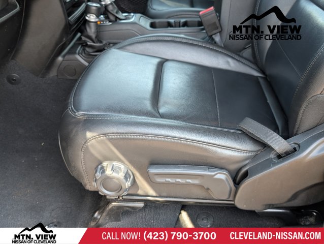 Vehicle image 10 of 23