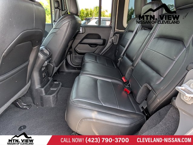 Vehicle image 12 of 23
