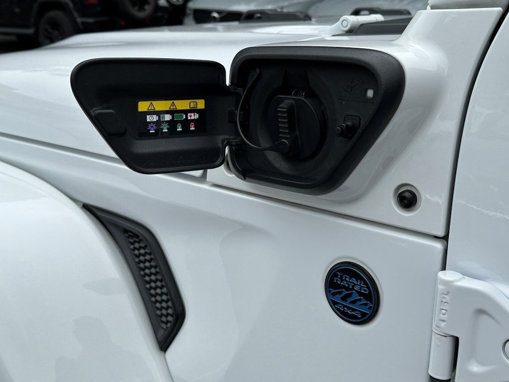 Vehicle image 26 of 27
