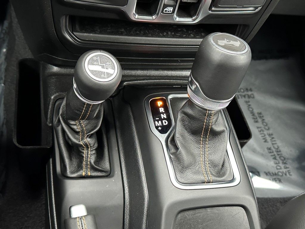 Vehicle image 23 of 27
