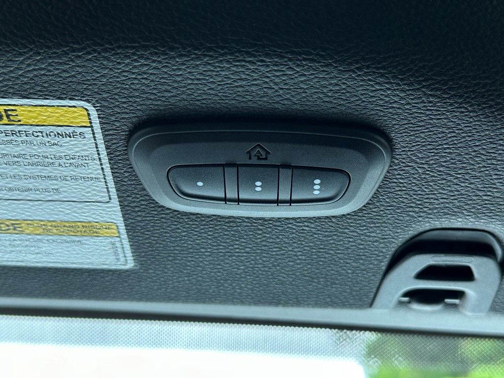 Vehicle image 25 of 27