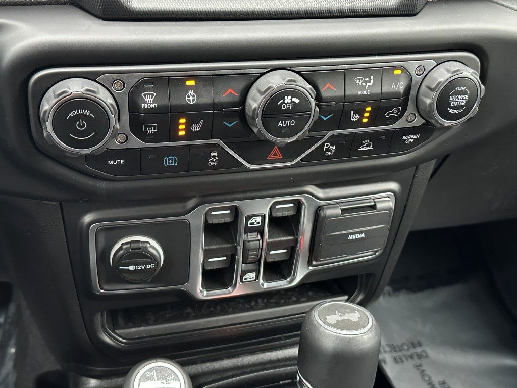 Vehicle image 22 of 27