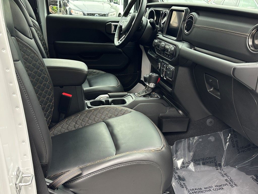 Vehicle image 6 of 27