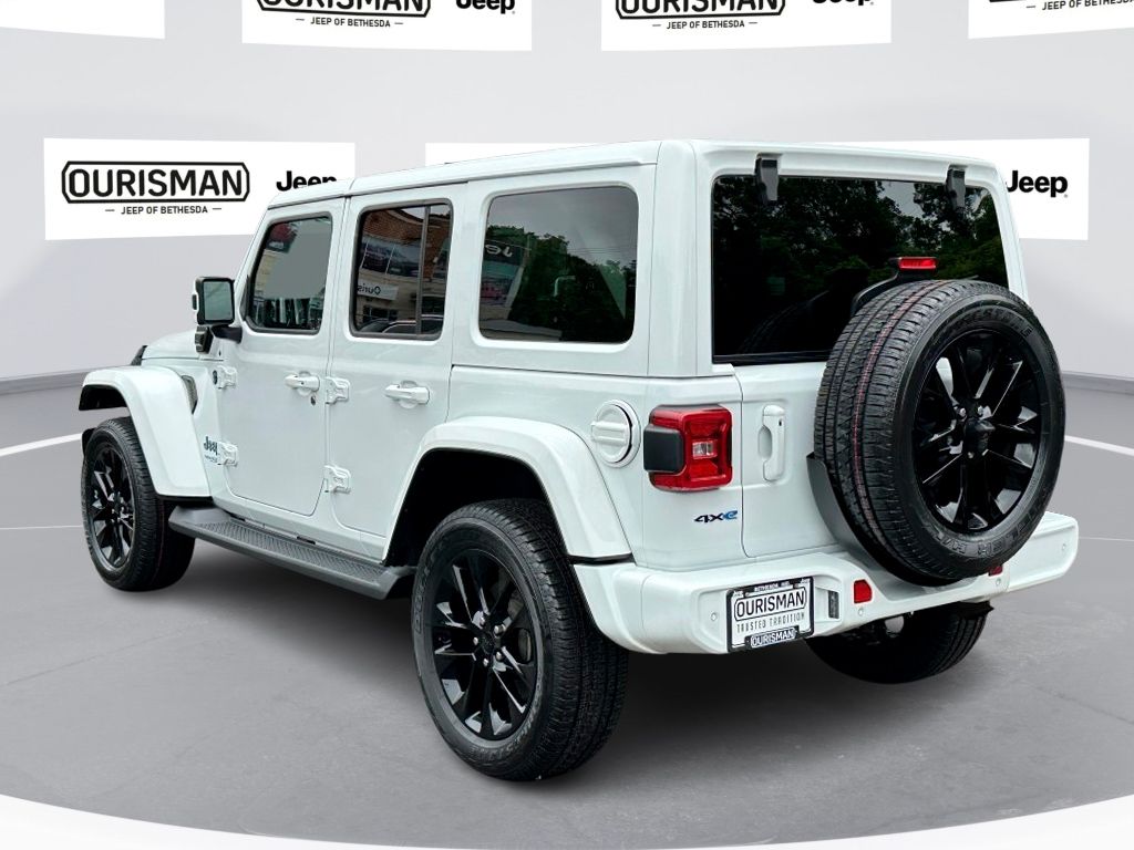 Vehicle image 4 of 27