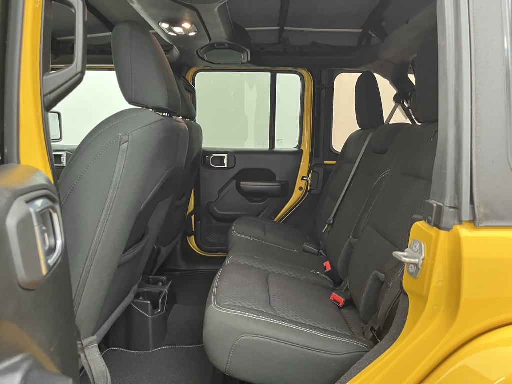 Vehicle image 14 of 32