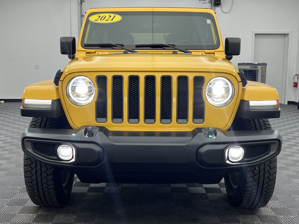 Vehicle image 2 of 32