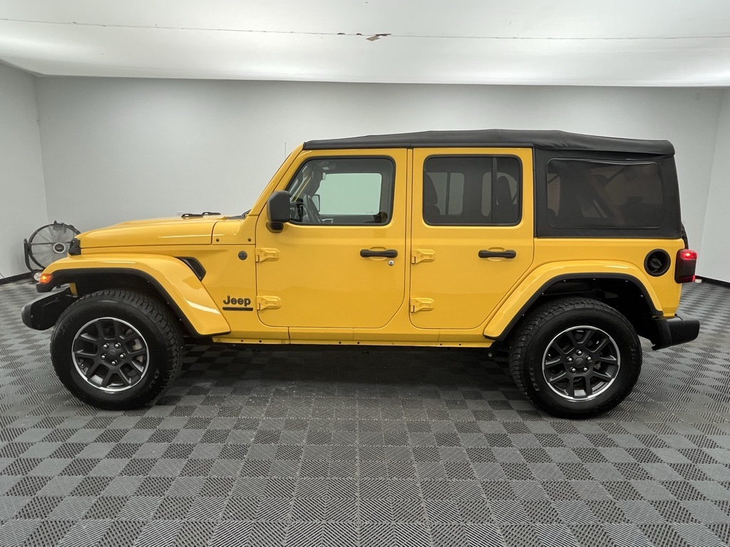 Vehicle image 7 of 32