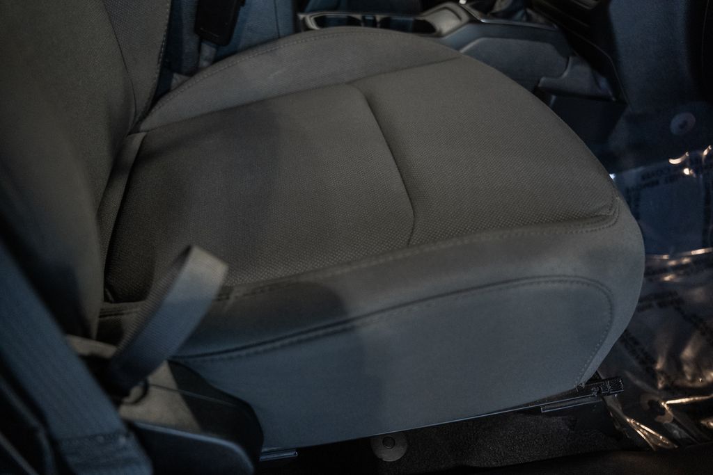 Vehicle image 38 of 44
