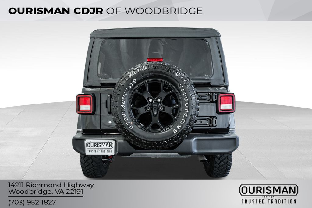 Vehicle image 11 of 44