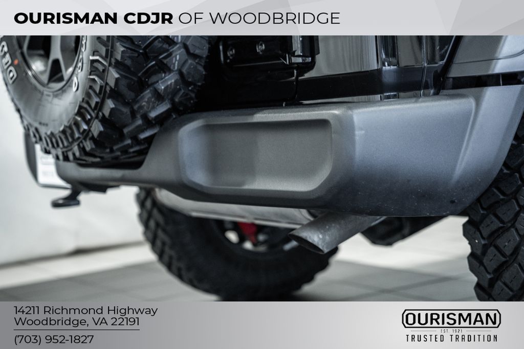 Vehicle image 13 of 44