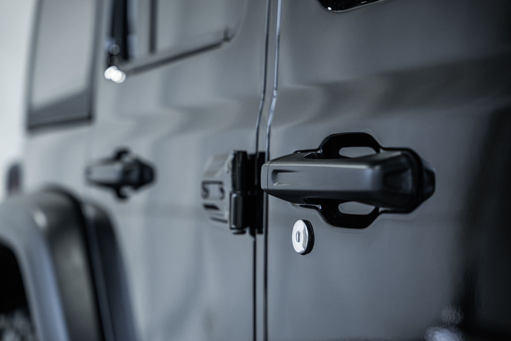 Vehicle image 20 of 44