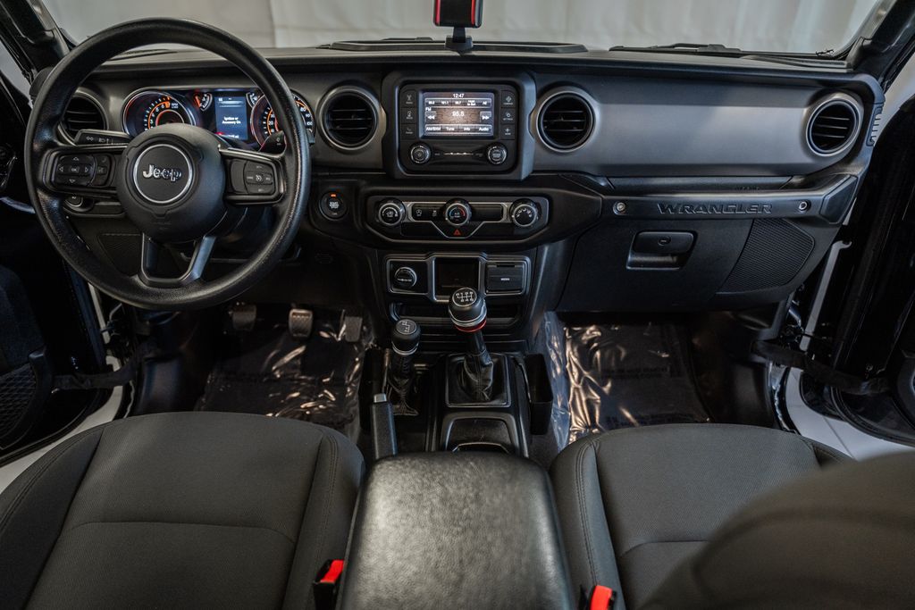Vehicle image 24 of 44