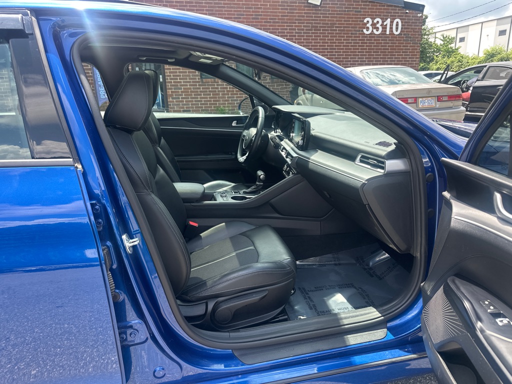Vehicle image 20 of 45