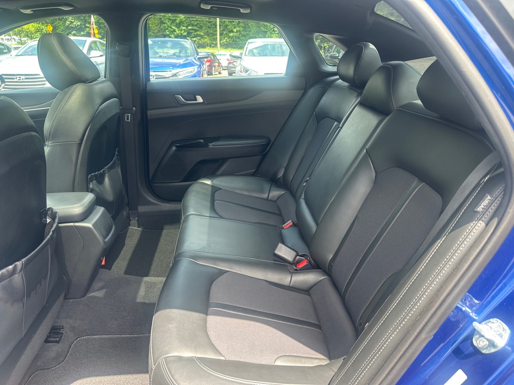 Vehicle image 17 of 45