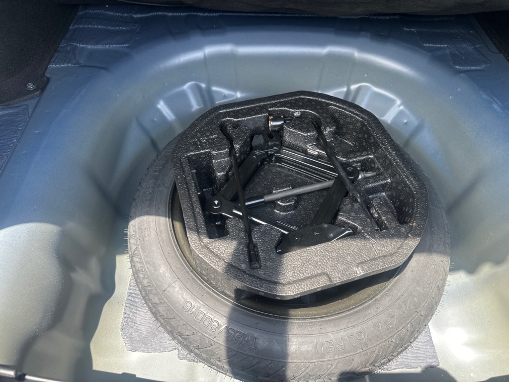 Vehicle image 40 of 45