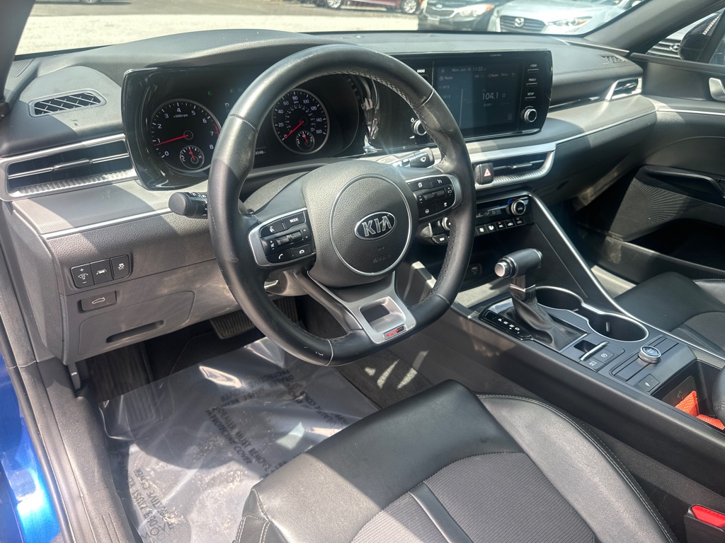 Vehicle image 25 of 45