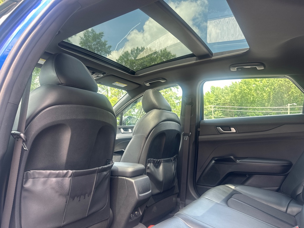 Vehicle image 21 of 45