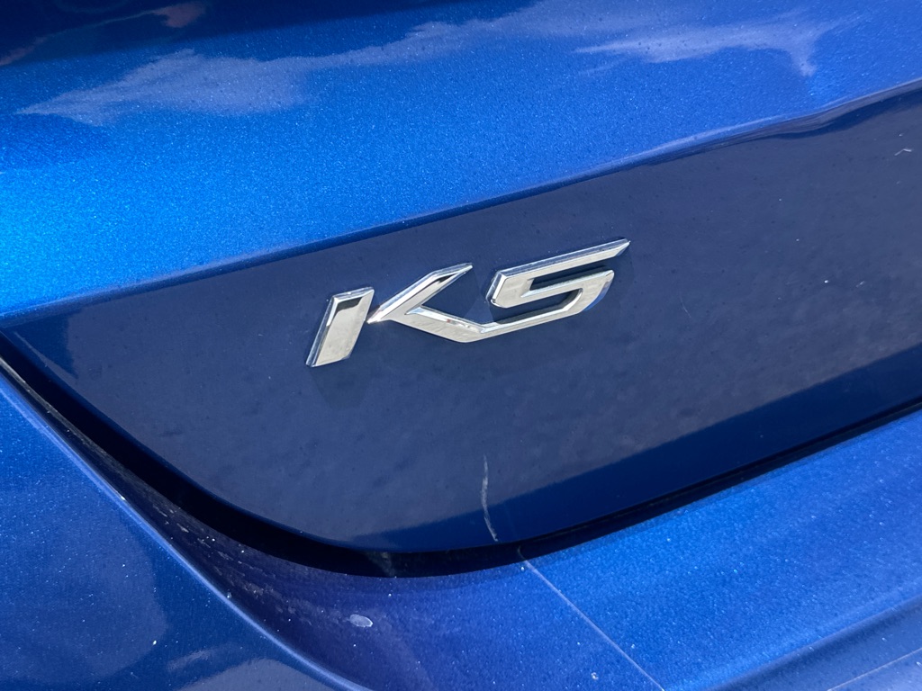 Vehicle image 37 of 45