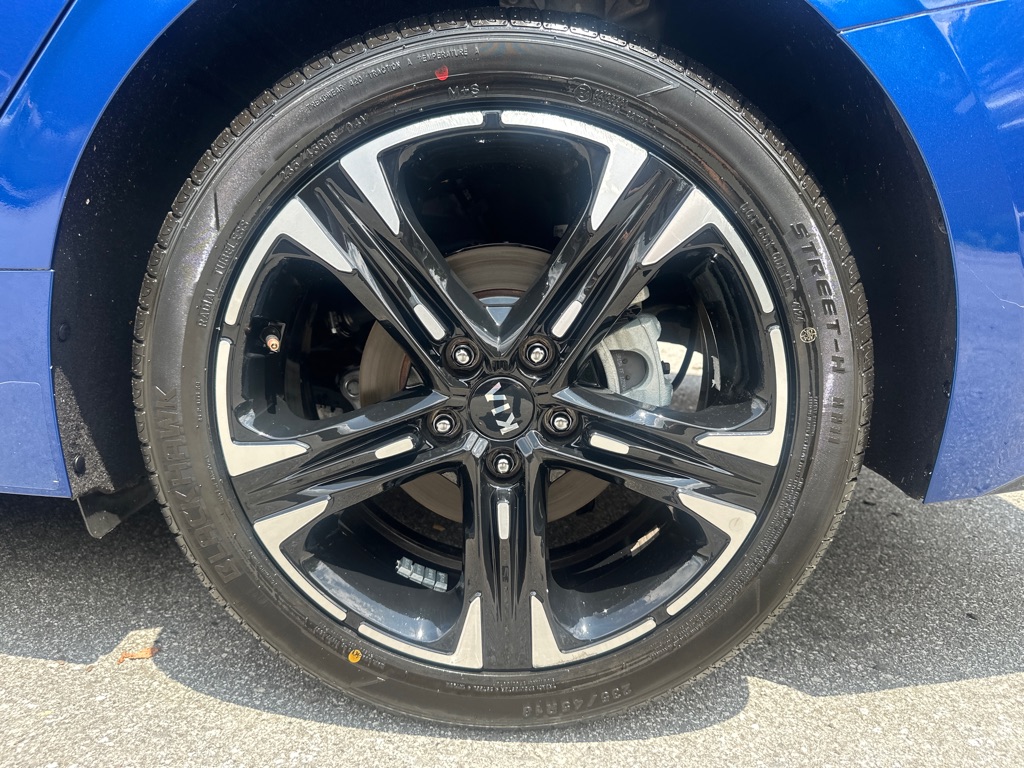 Vehicle image 10 of 45