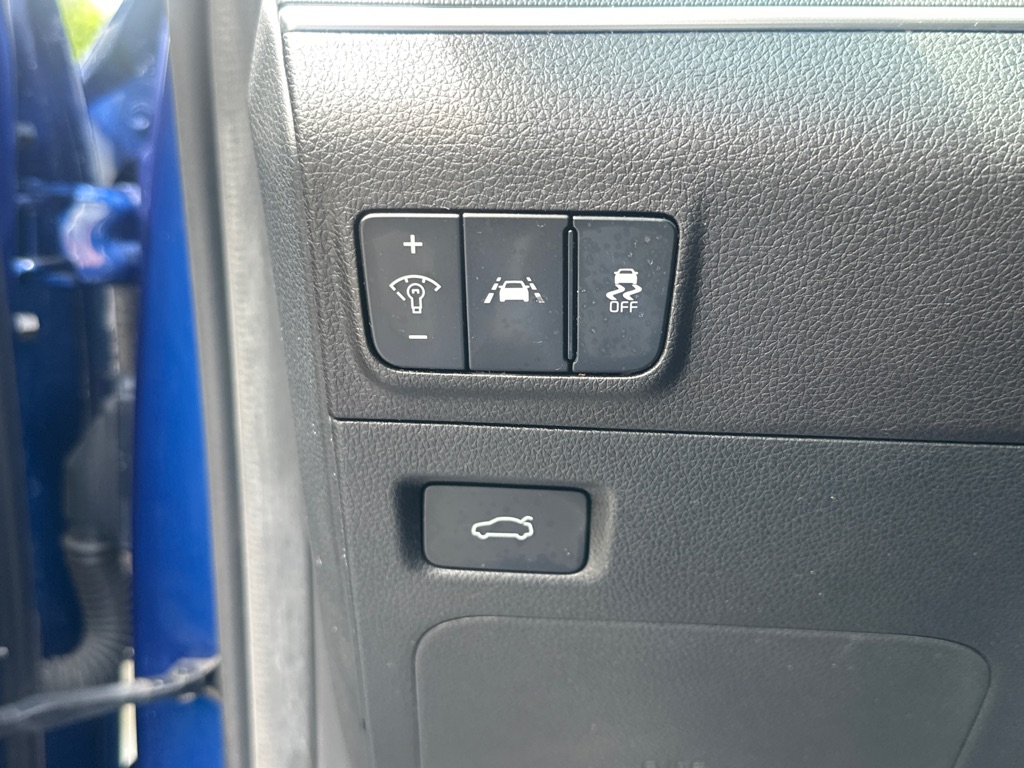 Vehicle image 36 of 45