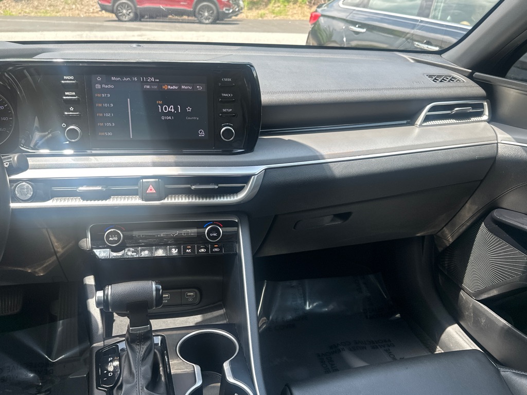 Vehicle image 28 of 45