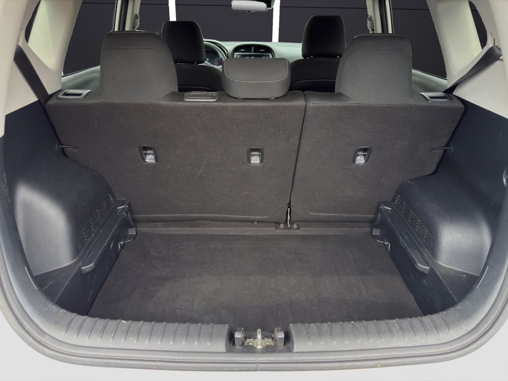 Vehicle image 8 of 20