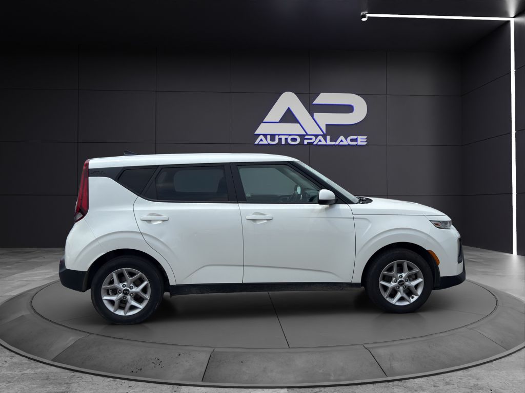 Vehicle image 3 of 20