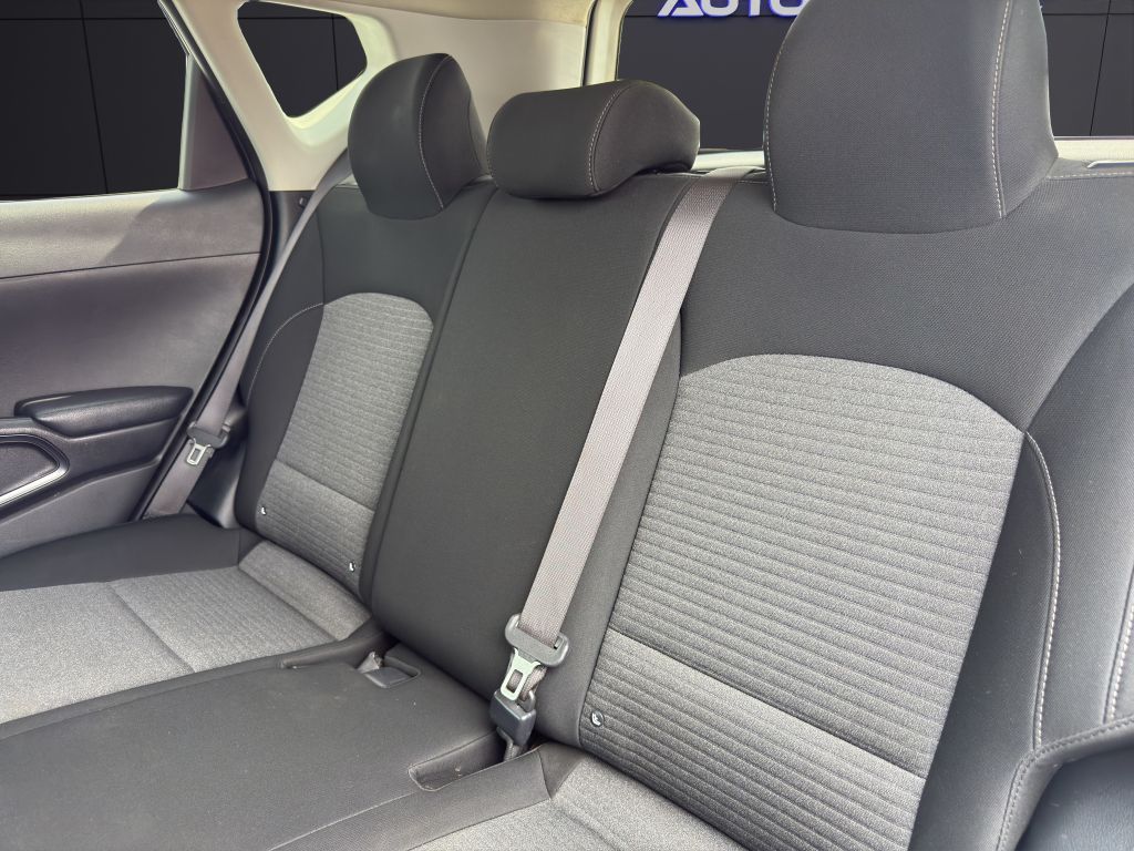 Vehicle image 11 of 20